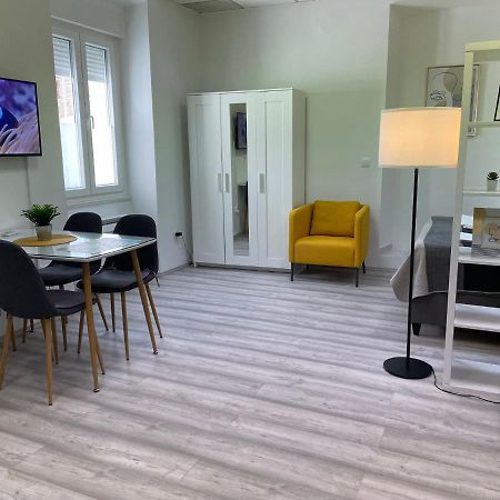Apartment Studio Beauty In Centar พูลา ภายนอก รูปภาพ