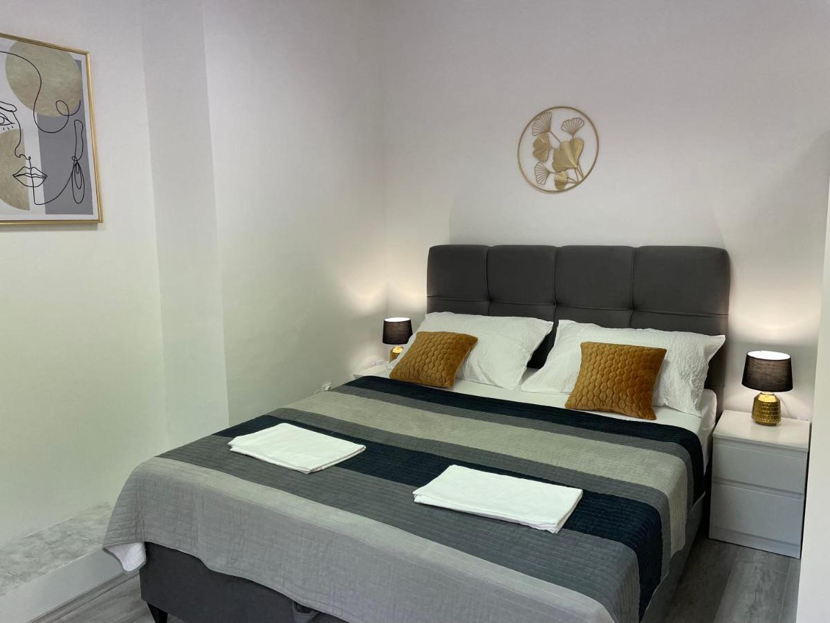 Apartment Studio Beauty In Centar พูลา ภายนอก รูปภาพ