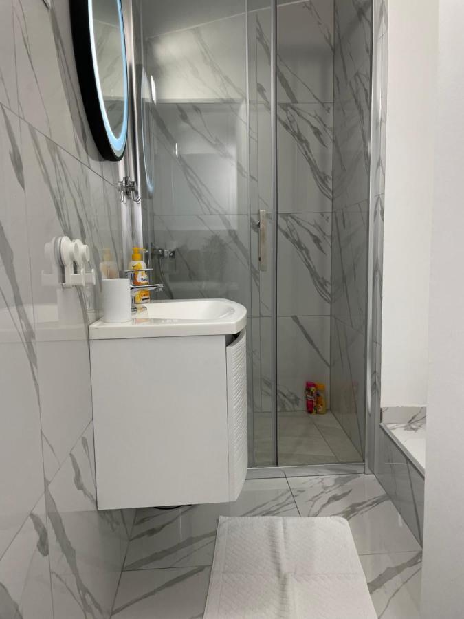 Apartment Studio Beauty In Centar พูลา ภายนอก รูปภาพ